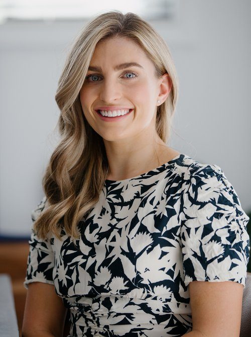 Dr Claudia Hadlow